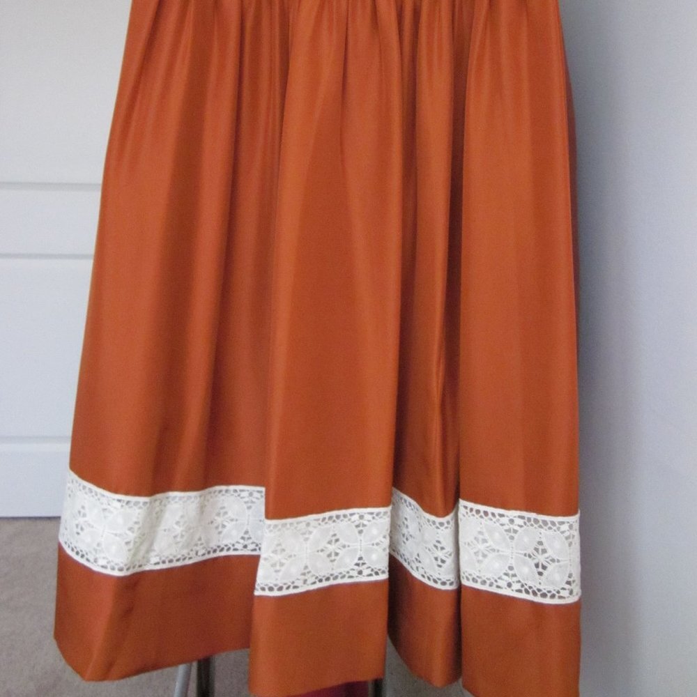 Women Elegant Lace-Accented 100% Silk Swirl Maxi Skirt with lace trim in size 4 - Picture 8 of 15